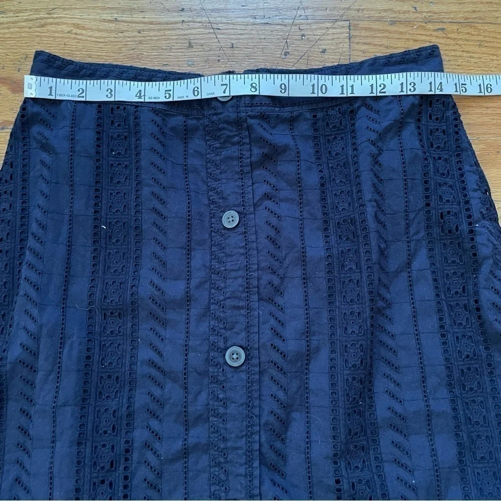 Loft Navy Eyelet Skirt Size 6
